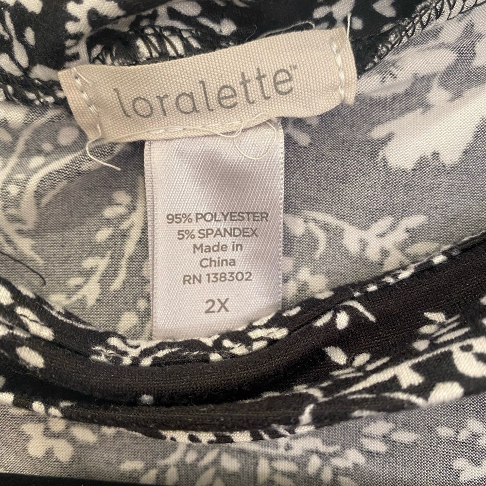 Plus Size Top - Picture 2 of 2